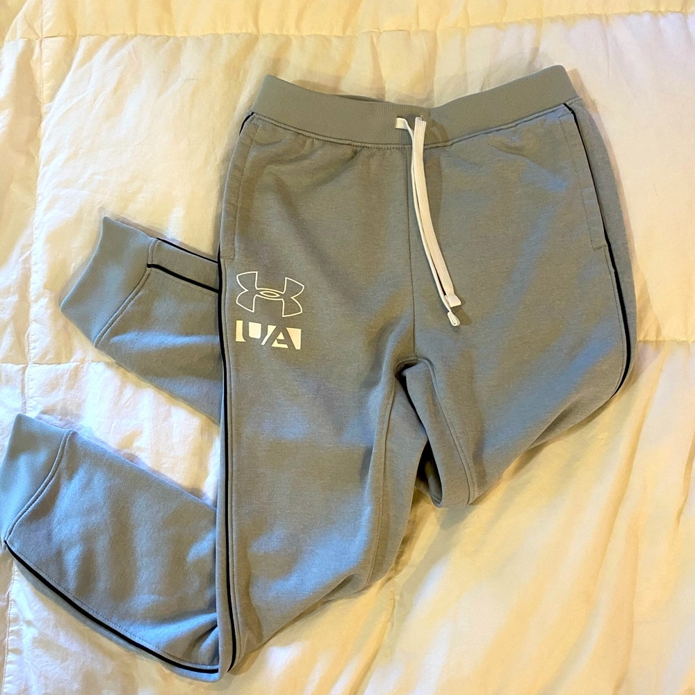 Boys medium Under Armour pants, NEVER WORN!